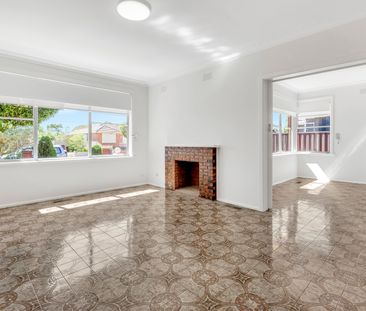 33 Lindenow Street, Reservoir VIC 3073 - House For Rent | Domain - Photo 2