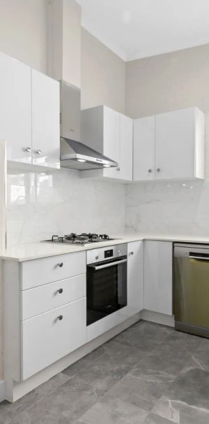 Charming Two-Bedroom Cottage in South Yarra's Heart! - Photo 1