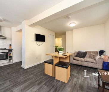 1 bedroom in a house share to rent - Photo 5