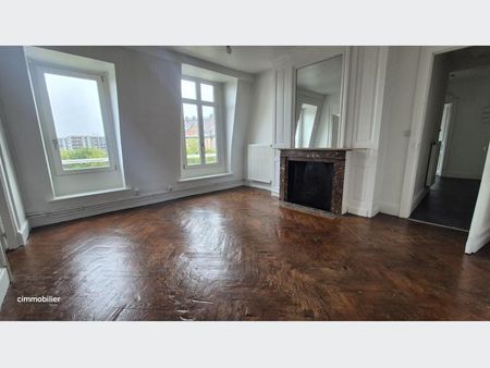 Appartement à Louer à LILLE 846 € - Photo 4