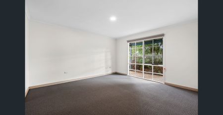 Central, Spacious, Peaceful - Photo 5