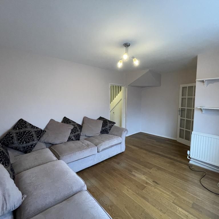 3 bedroom terraced house to rent - Photo 1