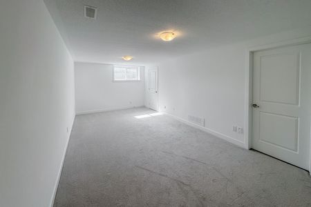 For Lease - 889 Solarium Avenue, Blossom Park - Airport and Area, Ontario - Photo 2