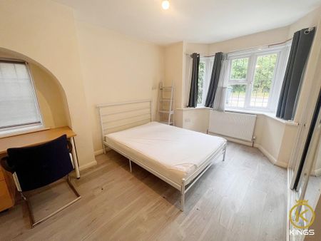 5 bedroom semi-detached house to rent - Photo 3