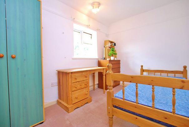 6 bedroom semi-detached house to rent - Photo 1