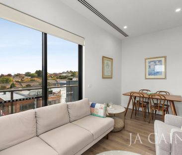 Amazing Apartment with City Views - Photo 2