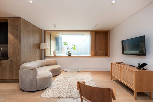 Weymouth Mews, W1G - Photo 1