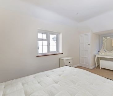 5 bedroom semi-detached house to rent - Photo 3