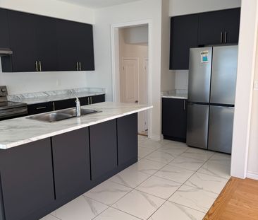 For Lease - 27 Rochester Drive, Barrie, Ontario - Photo 2