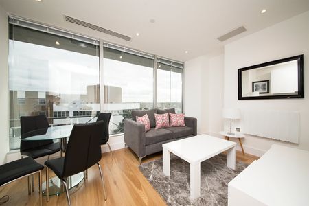 Staines Road, Hounslow, TW3 - Photo 2