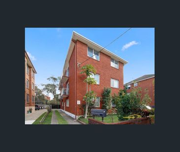 Popular yet quiet location - Photo 3