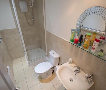 1 bedroom sharedaccommodation to rent - Photo 5