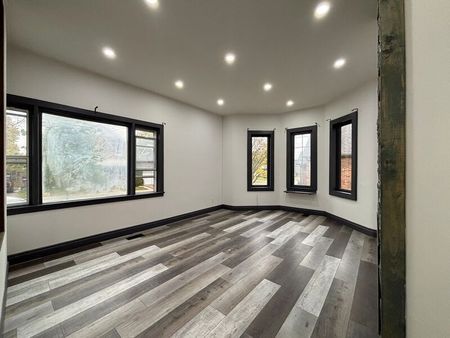 $2,100 / 2 br / 3 ba / 85 Mary st. unit 1 - Photo 4