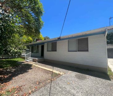Prime Location – Walk to Shops! - Photo 3