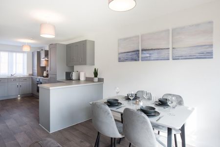 3 bedroom semi-detached house to rent - Photo 3