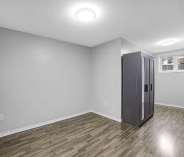 For Lease - 2492 Post Road Unit# 19, Oakville, Ontario - Photo 3