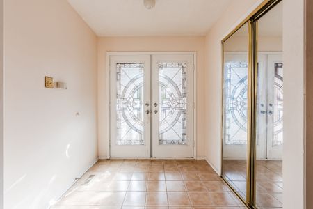 For Lease - 8 Dingwall Court, Brampton, Ontario - Photo 2