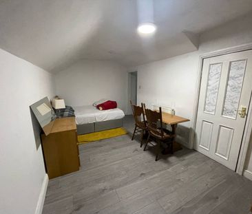 1 Bed Flat, Sherbourne Road, B27 - Photo 2