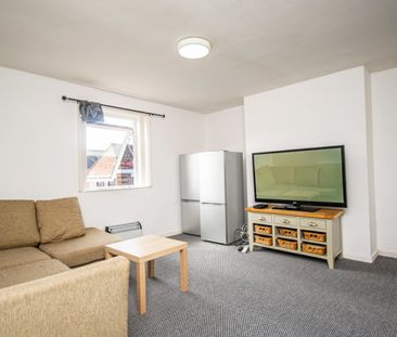 1 bed Shared Flat for Rent - Photo 4