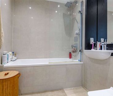 One bedroom apartment close to the train station - Photo 1