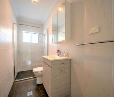 Near New Three Bedroom Home - Photo 5