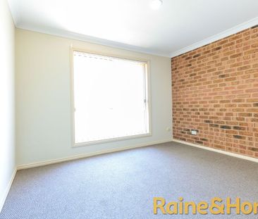 Modern townhouse in Central North - Photo 2