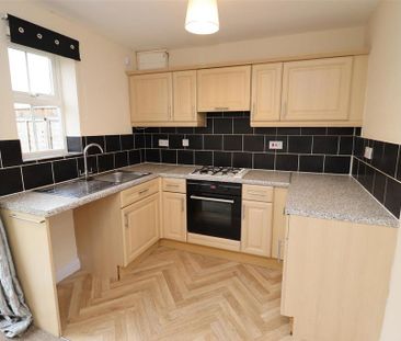 2 bedroom terraced house to rent - Photo 4