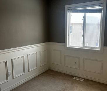 For Lease - 9 Admiral Crescent, Essa, Ontario - Photo 5