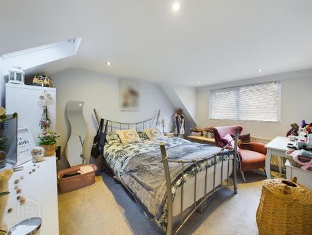 15 Arthur Street, Hillsborough, BT26 6AP - Photo 2