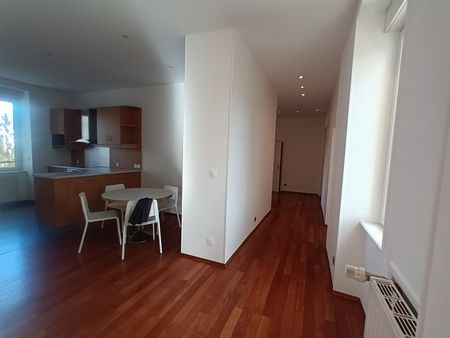 Location Appartement 5 pièces 185m² - Photo 4