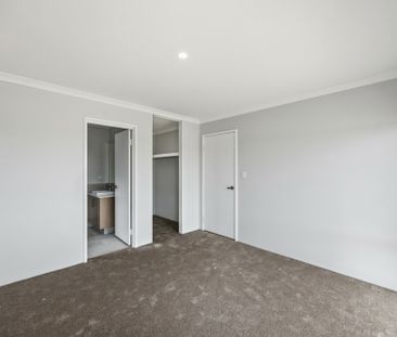 Four Bedroom Dual Living Property! Brand New! - Photo 5