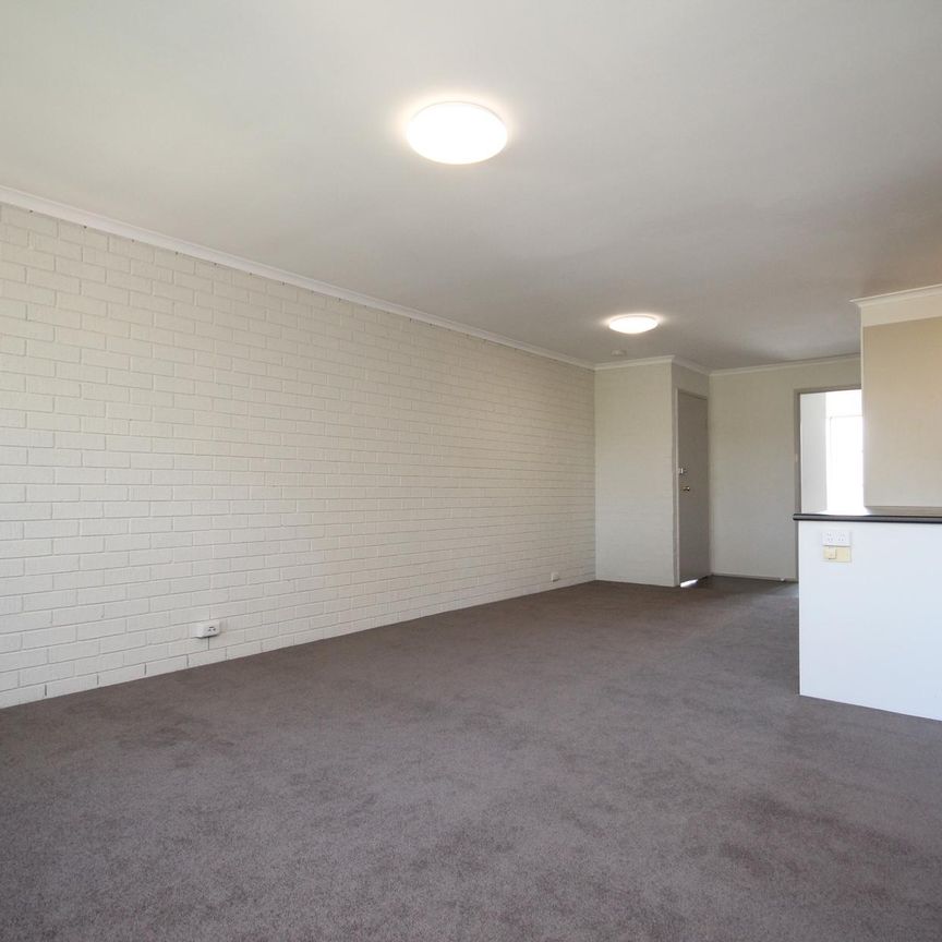 Convenience & Location! - Photo 1