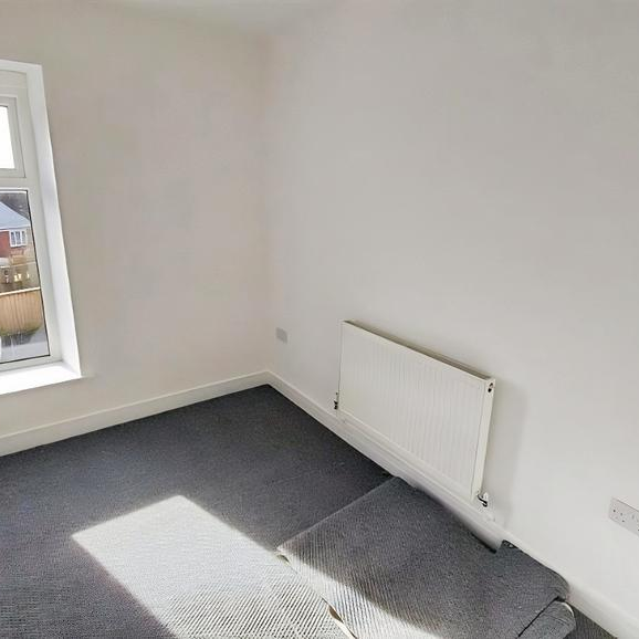 3 bedroom end of terrace house to rent - Photo 1