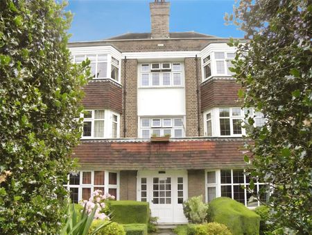 Imber Close, Esher, Surrey, KT10 8EB - Photo 3