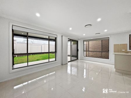 Modern 3 Bedroom Home - Photo 5