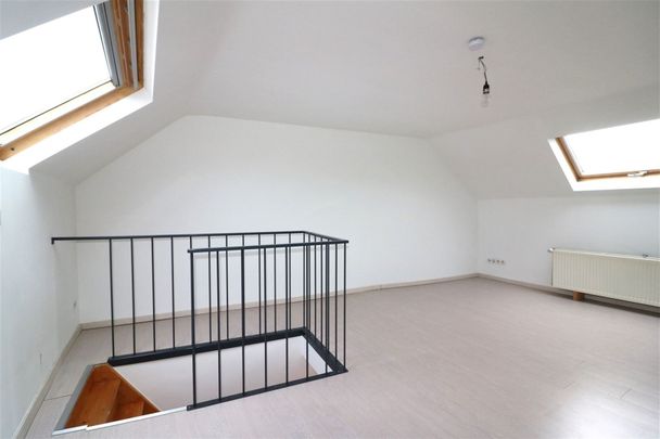 Instapklare woning met 3 slpk., koer en garage - Photo 1