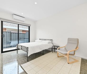 Brand new fully furnished rooms with private courtyards – All bills... - Photo 6