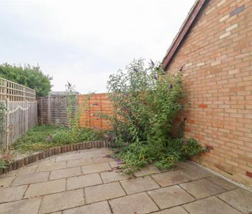 2 bedroom semi-detached house to rent - Photo 3