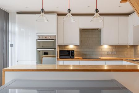 3 bedroom terraced house to rent - Photo 5