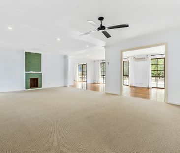 A flexible family home with modern comforts - Photo 2