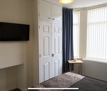 1 bedroom in a house share to rent - Photo 5