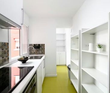 Calle de Ayllón, Madrid, Community of Madrid 28024 - Photo 5