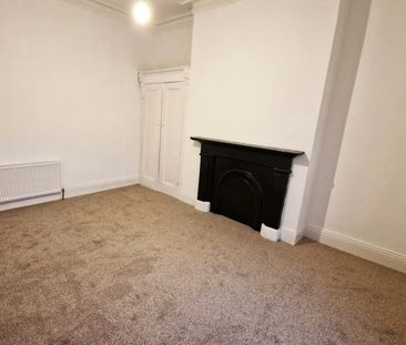 Terraced House to rent on - Photo 2
