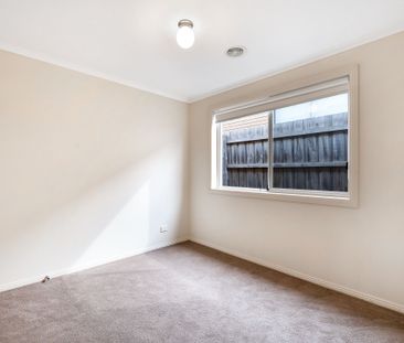 MODERN FAMILY HOME - NORTHSIDE PAKENHAM! - Photo 3