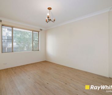 Spacious, Two Bedroom Apartment in Dulwich Hill - Photo 1