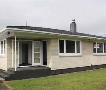 MANGERE EAST - 2 bedroom home - Photo 3