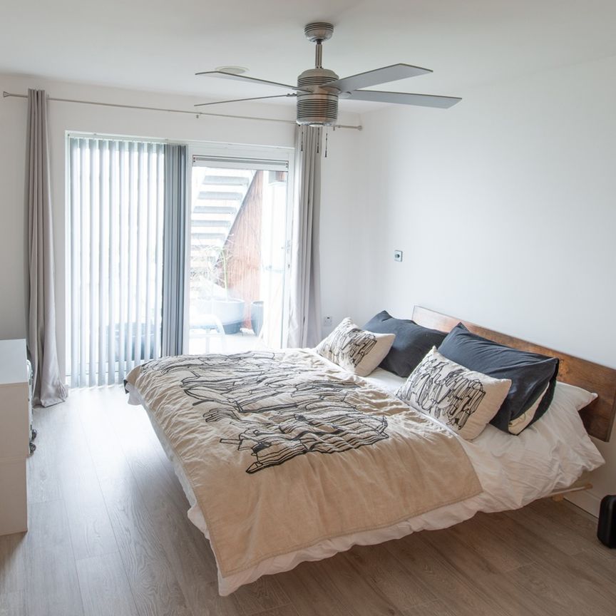 2 Bed Penthouse, Portland Street, BN1 - Photo 1