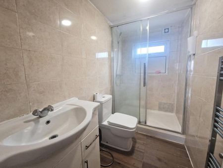 3 bedroom end of terrace house to rent - Photo 5