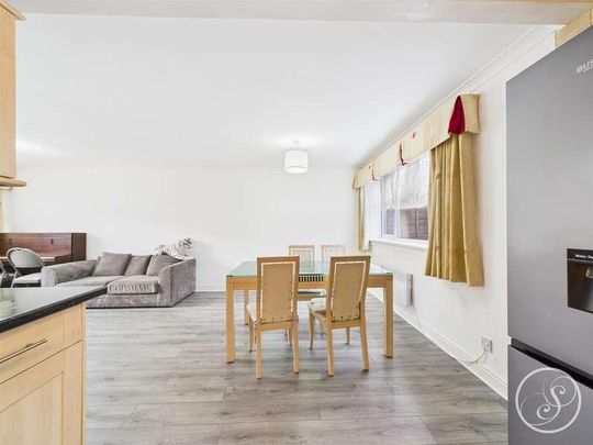 Langbar Garth, Leeds, LS14 - Photo 1