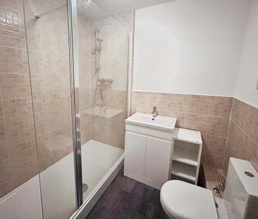 2 bedroom flat to rent - Photo 6